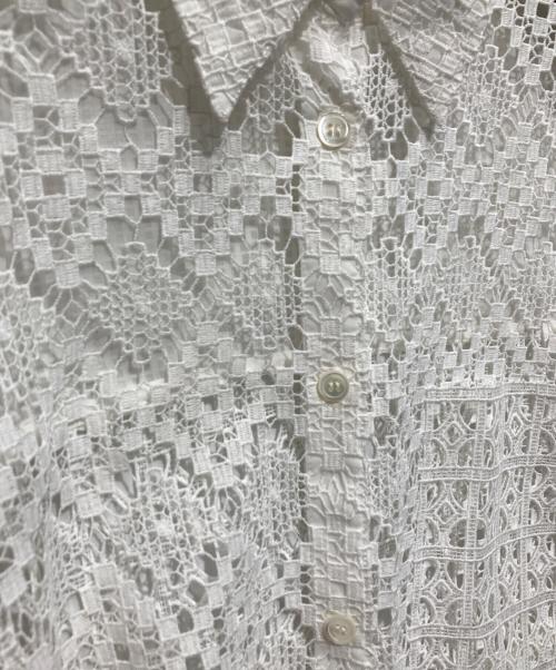 LE CIEL BLEU（ルシェルブルー）LE CIEL BLEU (ルシェルブルー) Paneled Lace Cropped Shirt ホワイト サイズ:36の古着・服飾アイテム
