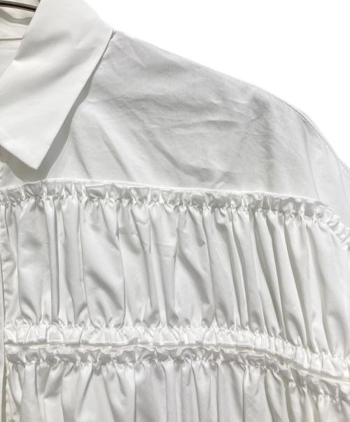 ENFOLD（エンフォルド）ENFOLD (エンフォルド) TIERED GATHER SHIRT ホワイト サイズ:38の古着・服飾アイテム