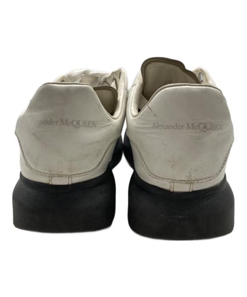 ALEXANDER McQUEEN（アレキサンダーマックイーン）ALEXANDER McQUEEN (アレキサンダーマックイーン) オーバーサイズドスニーカー ブラック×ホワイト サイズ:41の古着・服飾アイテム