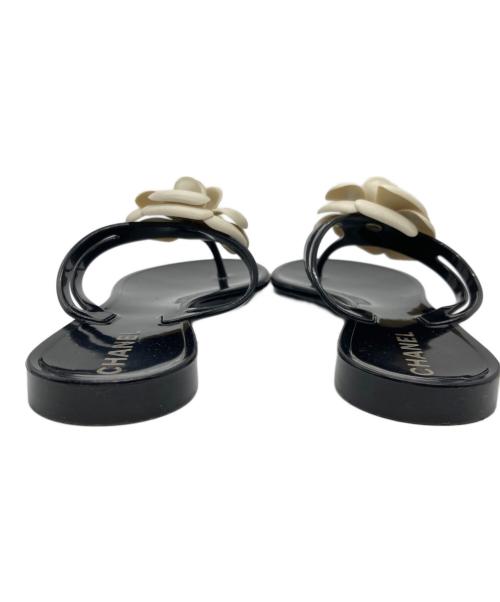 CHANEL（シャネル）CHANEL (シャネル) カメリアビーチサンダル ブラック サイズ:37の古着・服飾アイテム