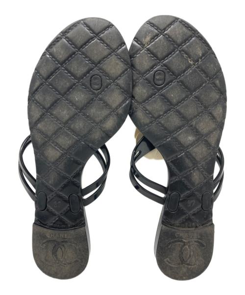 CHANEL（シャネル）CHANEL (シャネル) カメリアビーチサンダル ブラック サイズ:37の古着・服飾アイテム