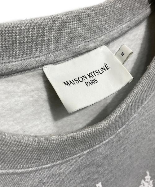 maison kitsune（メゾンキツネ）maison kitsune (メゾンキツネ) MAXI MK CAMP REGULAR SWEATSHIRT ライトグレー サイズ:Mの古着・服飾アイテム