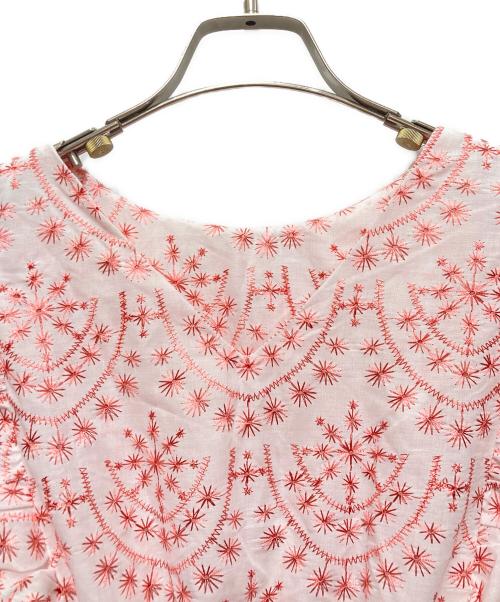 CINEMATIQ（シネマティオ）CINEMATIQ (シネマティオ) ２way総刺繍ペプラムワンピース ピンク×ホワイト サイズ:FREE 未使用品の古着・服飾アイテム