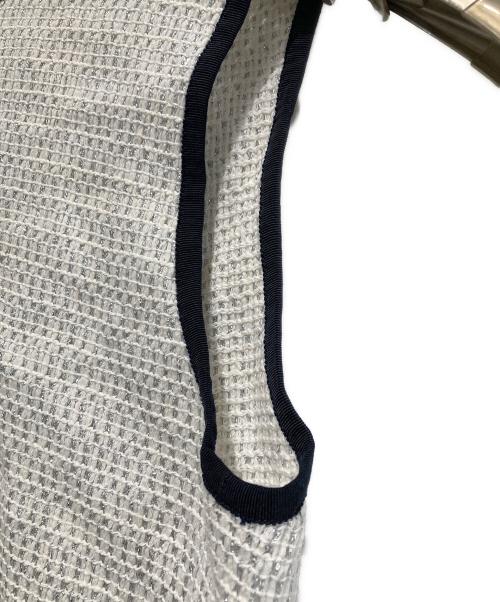 TOMORROW LAND（トゥモローランド）TOMORROW LAND (トゥモローランド) シルバーネットクロス フロンタブルトップス ホワイト サイズ:36の古着・服飾アイテム