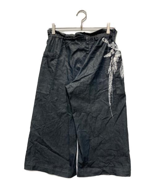 me ISSEY MIYAKE（ミーイッセイ ミヤケ）me ISSEY MIYAKE (ミーイッセイ ミヤケ) クロップドパンツ ブラック サイズ:不明の古着・服飾アイテム