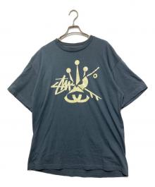 stussy（ステューシー）の古着「プリントTシャツ」｜チャコールグレー