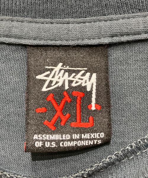 stussy（ステューシー）stussy (ステューシー) プリントTシャツ チャコールグレー サイズ:XLの古着・服飾アイテム