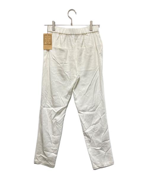 BEARDSLEY（ビアズリー）BEARDSLEY (ビアズリー) スリムタックパンツ ホワイト サイズ:Free 未使用品の古着・服飾アイテム