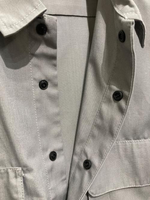 narifuri（ナリフリ）narifuri (ナリフリ) UNIVERSAL OVERALL (ユニバーサルオーバーオール) ワークシャツ グレー サイズ:Mの古着・服飾アイテム