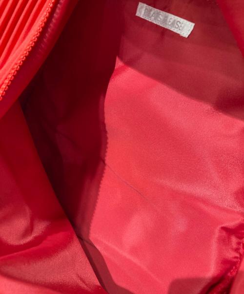 PLEATS PLEASE（プリーツプリーズ）PLEATS PLEASE (プリーツプリーズ) バイアスジップウェーブバックパック レッドの古着・服飾アイテム