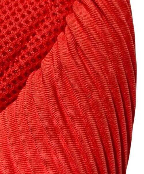 PLEATS PLEASE（プリーツプリーズ）PLEATS PLEASE (プリーツプリーズ) バイアスジップウェーブバックパック レッドの古着・服飾アイテム