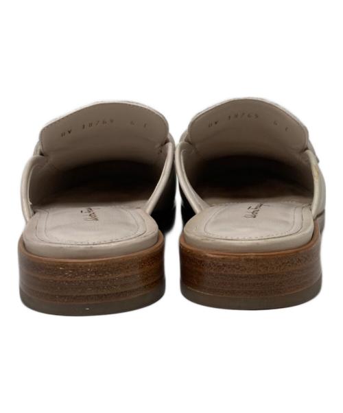 Salvatore Ferragamo（サルヴァトーレ フェラガモ）Salvatore Ferragamo (サルヴァトーレ フェラガモ) VIGGIO ミュール アイボリー サイズ:6Cの古着・服飾アイテム