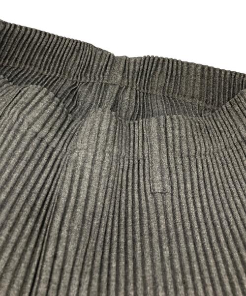 HOMME PLISSE ISSEY MIYAKE（オム プリッセ イッセイ ミヤケ）HOMME PLISSE ISSEY MIYAKE (オム プリッセ イッセイ ミヤケ) WOOL LIKE LIGHT PANTS グレー サイズ:1の古着・服飾アイテム