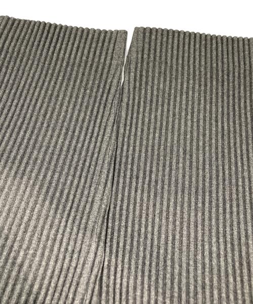HOMME PLISSE ISSEY MIYAKE（オム プリッセ イッセイ ミヤケ）HOMME PLISSE ISSEY MIYAKE (オム プリッセ イッセイ ミヤケ) WOOL LIKE LIGHT PANTS グレー サイズ:1の古着・服飾アイテム