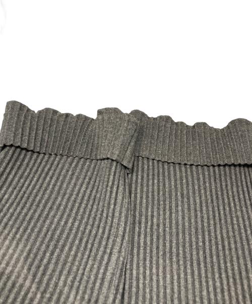 HOMME PLISSE ISSEY MIYAKE（オム プリッセ イッセイ ミヤケ）HOMME PLISSE ISSEY MIYAKE (オム プリッセ イッセイ ミヤケ) WOOL LIKE LIGHT PANTS グレー サイズ:1の古着・服飾アイテム