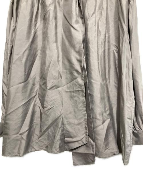 DRAWER（ドゥロワー）DRAWER (ドゥロワー) ボウタイシルクブラウス グレー サイズ:Mの古着・服飾アイテム