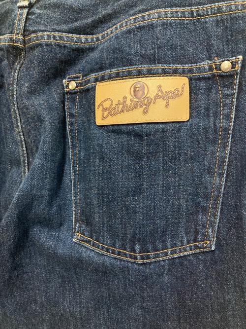 A BATHING APE（アベイシングエイプ）A BATHING APE (ア ベイシング エイプ) Wrangler (ラングラー) デニムパンツ インディゴ サイズ:Lの古着・服飾アイテム