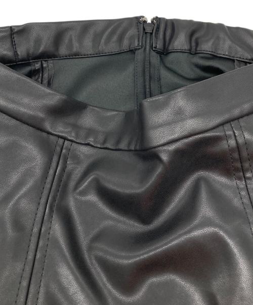 UN3D.（アンスリード）UN3D. (アンスリード) FAKE LEATHER COCOON SK ブラック サイズ:38の古着・服飾アイテム