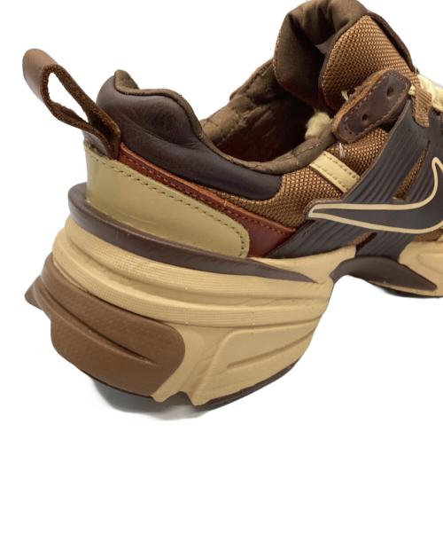 NIKE（ナイキ）NIKE (ナイキ) V2K RUN LT BRITISH TAN ブラウン サイズ:uk7の古着・服飾アイテム