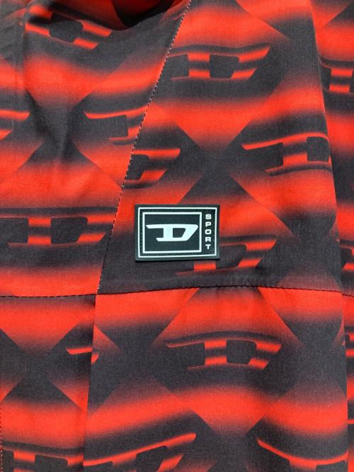 DIESEL（ディーゼル）DIESEL (ディーゼル) Amwt-Vozley-Wt25 Rain Jacket レッド×ブラック サイズ:不明の古着・服飾アイテム