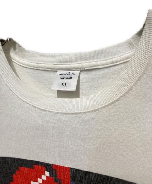 LARRY CLARK×R.TM（ラリー・クラーク×クリエイティブ・プラットフォーム）LARRY CLARK×R.TM (ラリー・クラーク×クリエイティブ・プラットフォーム) プリントTシャツ ホワイト サイズ:XLの古着・服飾アイテム