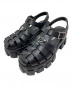 PRADAプラダ）の古着「モノリス ラバー サンダル」｜ブラック