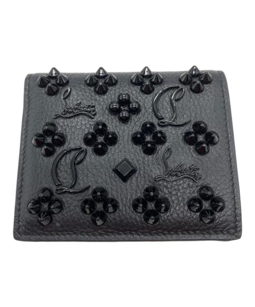 Christian Louboutin（クリスチャン・ルブタン）Christian Louboutin (クリスチャン・ルブタン) スタッズコンパクトウォレット ブラックの古着・服飾アイテム
