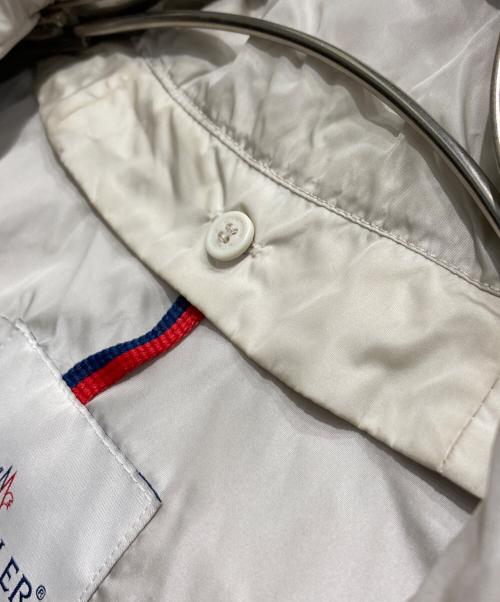MONCLER（モンクレール）MONCLER (モンクレール) LOTUSナイ ロンジャケット ベージュの古着・服飾アイテム