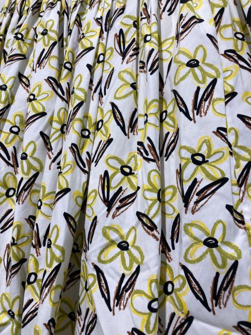 PRADA（プラダ）PRADA (プラダ) 花柄スカート ホワイト×イエロー サイズ:36の古着・服飾アイテム