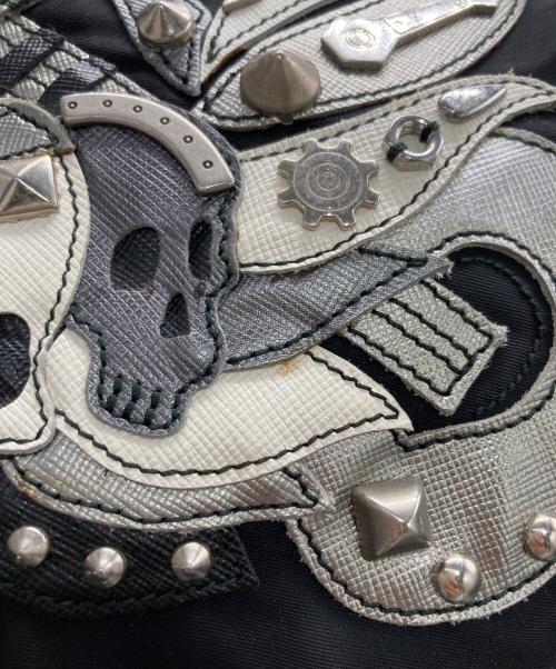 PRADA（プラダ）PRADA (プラダ) スカル スタッズ ナイロントートバッグ ブラックの古着・服飾アイテム