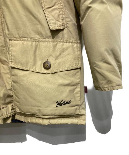 WOOLRICH（ウールリッチ）WOOLRICH (ウールリッチ) ダウンジャケット ベージュ サイズ:Lの古着・服飾アイテム