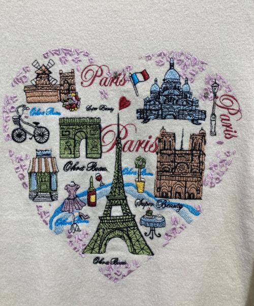 Super Beauty（スーパービューティ）Super Beauty (スーパービューティ) 胸元Paris刺しゅう入りフリルデザインセーター ベージュ サイズ:42 未使用品の古着・服飾アイテム