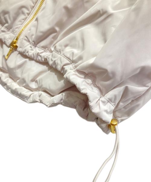 23区（ニジュウサンク）23区 (ニジュウサンク) 中綿 パティング ベスト ホワイト サイズ:38 未使用品の古着・服飾アイテム