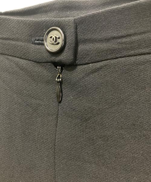CHANEL（シャネル）CHANEL (シャネル) ココマークボタンひざ丈スカート ブラック サイズ:40の古着・服飾アイテム