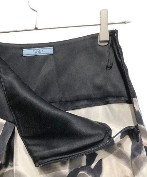 PRADA（プラダ）PRADA (プラダ) ボックスプリーツスカート ブラック×ベージュ サイズ:36の古着・服飾アイテム