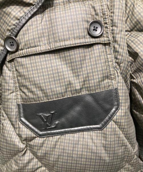 LOUIS VUITTON（ルイ ヴィトン）LOUIS VUITTON (ルイ ヴィトン) 2WAYLVロゴチェックダウンジャケット カーキ サイズ:50の古着・服飾アイテム