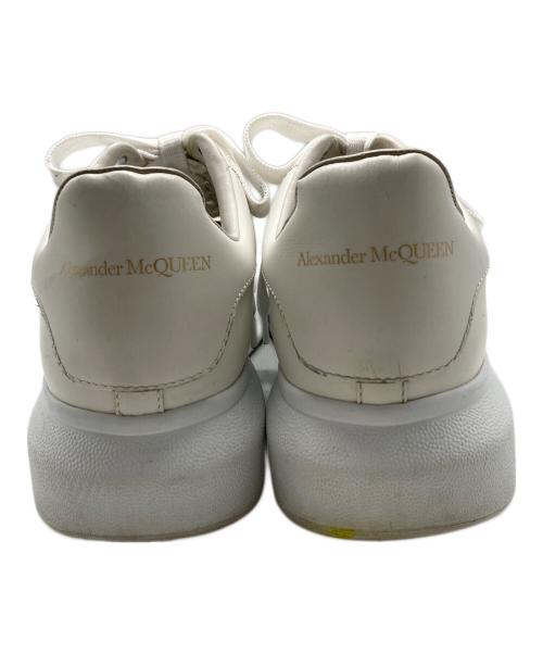 ALEXANDER McQUEEN（アレキサンダーマックイーン）ALEXANDER McQUEEN (アレキサンダーマックイーン) オーバーサイズドスニーカー ホワイト サイズ:40の古着・服飾アイテム