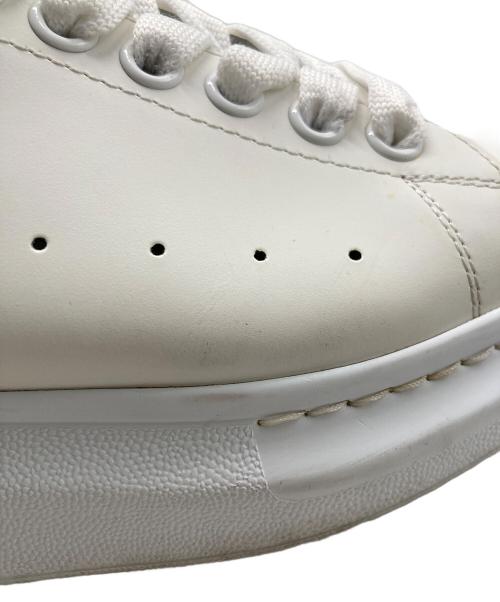 ALEXANDER McQUEEN（アレキサンダーマックイーン）ALEXANDER McQUEEN (アレキサンダーマックイーン) オーバーサイズドスニーカー ホワイト サイズ:40の古着・服飾アイテム
