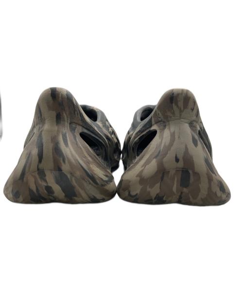 adidas（アディダス）adidas (アディダス) YEEZY (イージー) FOAMRNNR MX Cinder ブラウン サイズ:9の古着・服飾アイテム