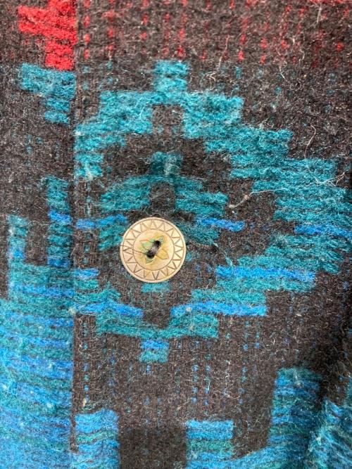 WOOLRICH（ウールリッチ）WOOLRICH (ウールリッチ) 古着ネイティブ柄コート レッド×ブラック サイズ:Mの古着・服飾アイテム