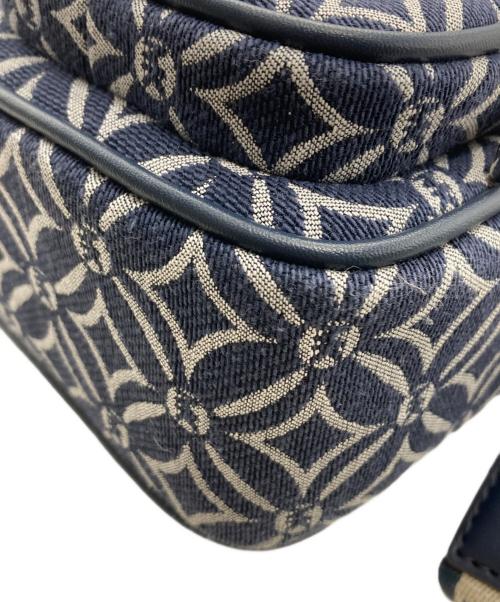 MICHAEL KORS（マイケル・コース）MICHAEL KORS (マイケル・コース) クロスボディ ウィズ テックアタッチ ミディアム ネイビーの古着・服飾アイテム