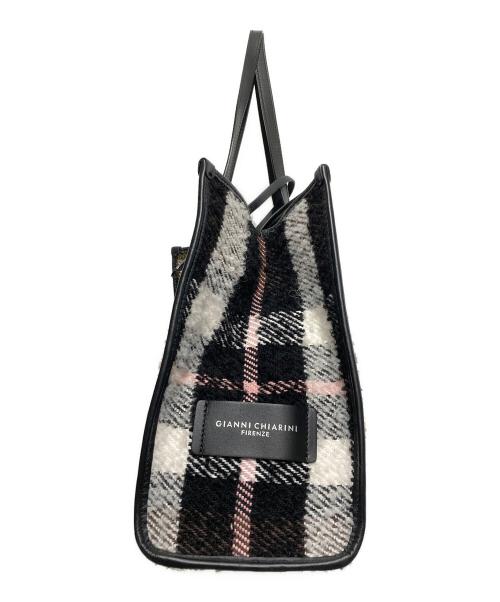 GIANNI CHIARINI（ジャンニ キアリーニ）GIANNI CHIARINI (ジャンニ キアリーニ) チェックトートバッグ ホワイト×ブラックの古着・服飾アイテム
