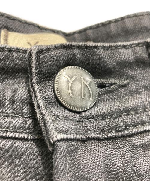 YANUK（ヤヌーク）YANUK (ヤヌーク) カーブテーパード LAURA デニムパンツ ブラック サイズ:25の古着・服飾アイテム