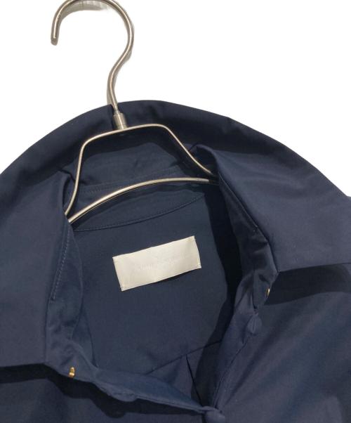 Mame Kurogouchi（マメクロゴウチ）mame kurogouchi (マメクロゴウチ) Curved Pleated Shirt ネイビー サイズ:2の古着・服飾アイテム