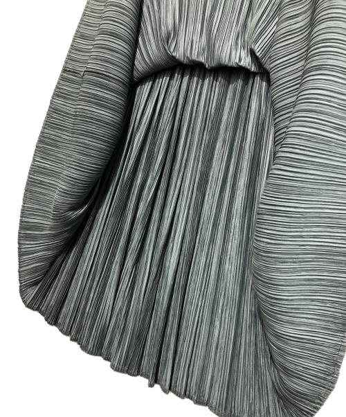 PLEATS PLEASE（プリーツプリーズ）PLEATS PLEASE (プリーツプリーズ) プリーツスカート グリーン サイズ:5の古着・服飾アイテム