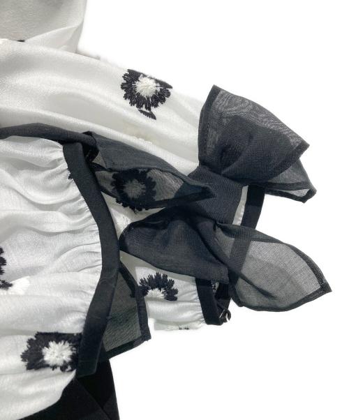 M'S GRACY（エムズグレイシー）M'S GRACY (エムズグレイシー) フラワー刺繍切替ブラウス ブラック サイズ:38の古着・服飾アイテム