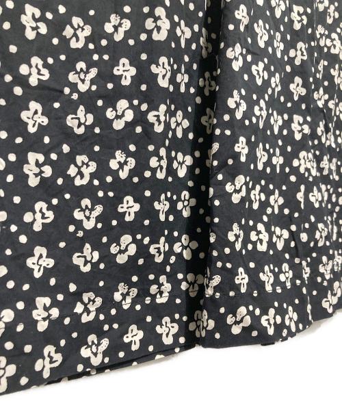 ne quittez pas（ヌキテパ）ne quittez pas (ヌキテパ) ビオラプリント オールインワン ブラック サイズ:Mの古着・服飾アイテム