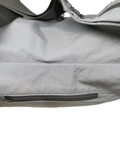 MARMOT（マーモット）Marmot (マーモット) CROSS BAG グレーの古着・服飾アイテム