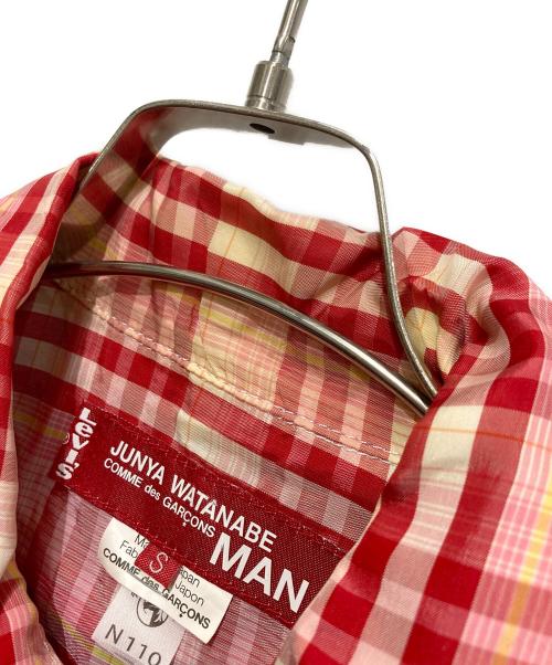 COMME des GARCONS JUNYA WATANABE MAN（コム デ ギャルソン ジュンヤ ワタナベ マン）COMME des GARCONS JUNYA WATANABE MAN (コム デ ギャルソン ジュンヤ ワタナベ マン) LEVI'S (リーバイス) ドッキングジャケット ネイビー×レッド サイズ:Sの古着・服飾アイテム