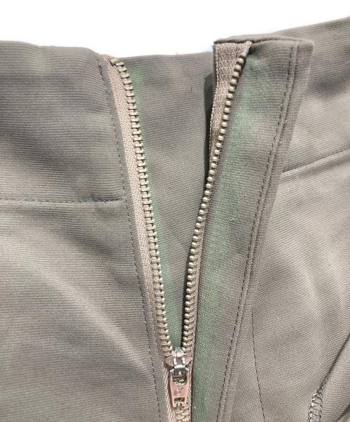 ARCHIVARIUS（アルキヴァリウス）ARCHIVARIUS (アルキヴァリウス) アシンメトリーパンツ オリーブ サイズ:Mの古着・服飾アイテム